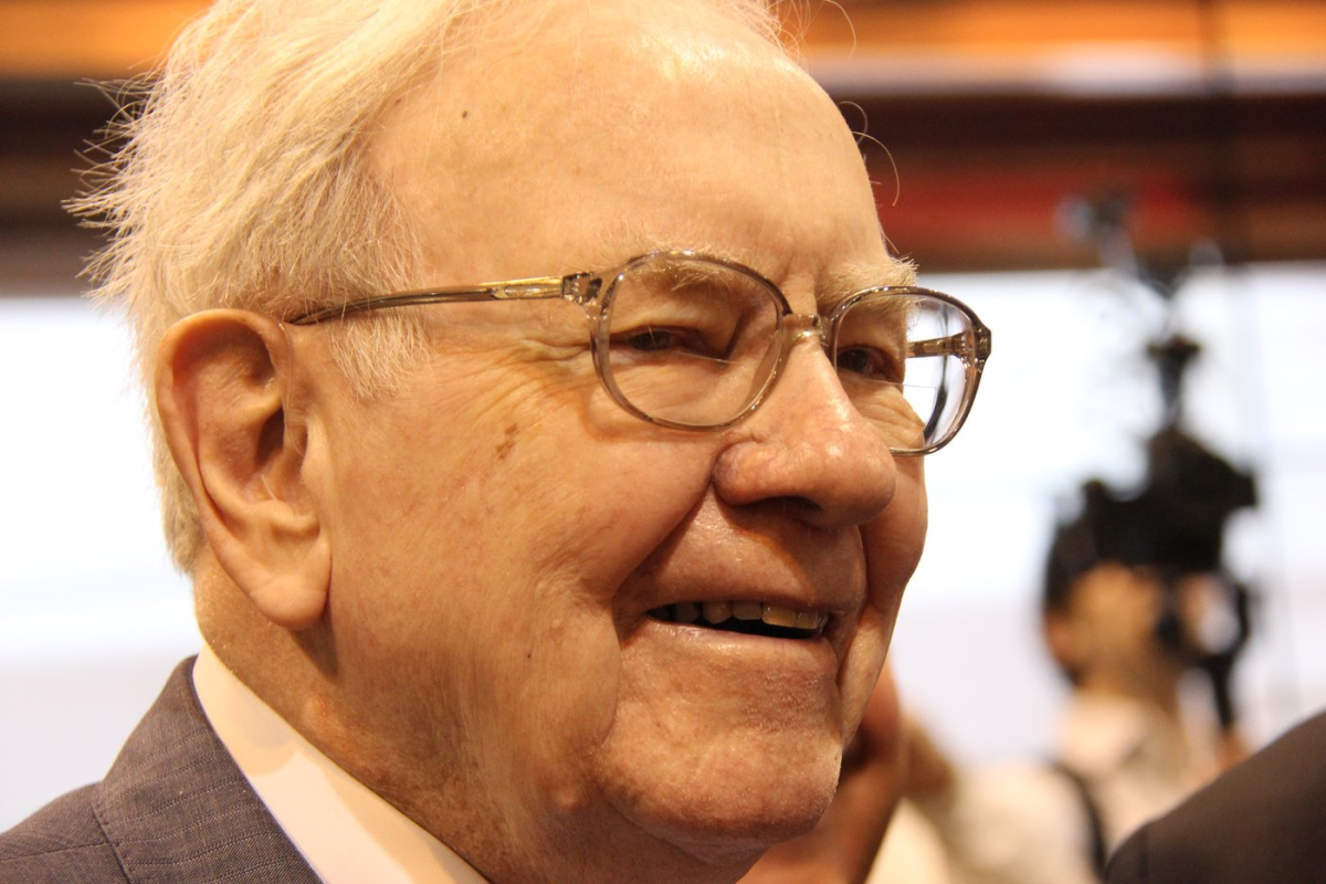 Warren Buffett's S&amp;P 500 Advice and Two ETF Options for Investors