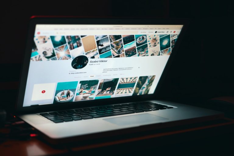 Pinterest Shares Show Bullish Outlook Amid AI Transition