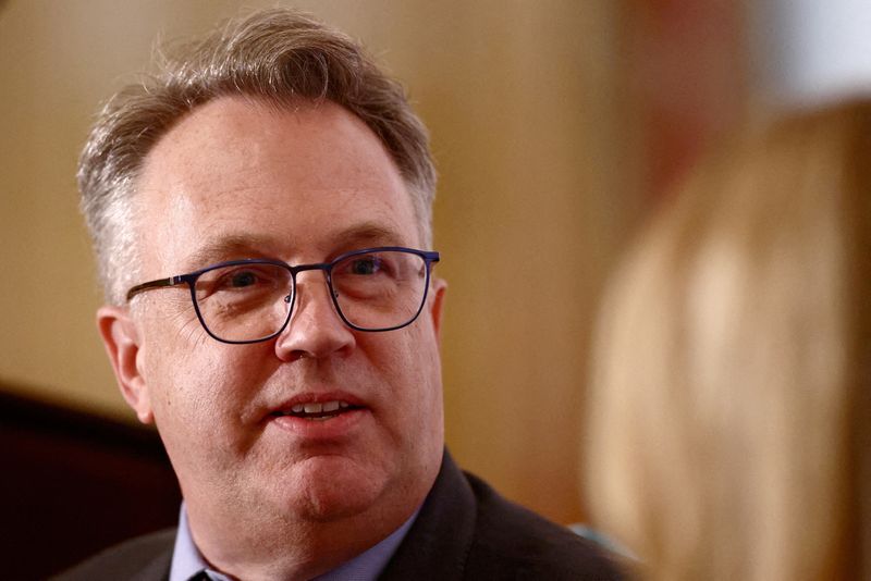 Fed's Williams Sees No Immediate Need for Rate Cuts Amid Legal Pressure