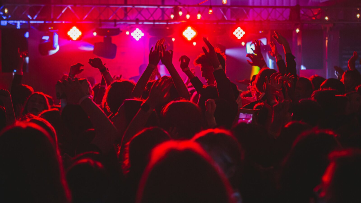 ETFs Mimic Hedge Fund Strategies in Retail Push