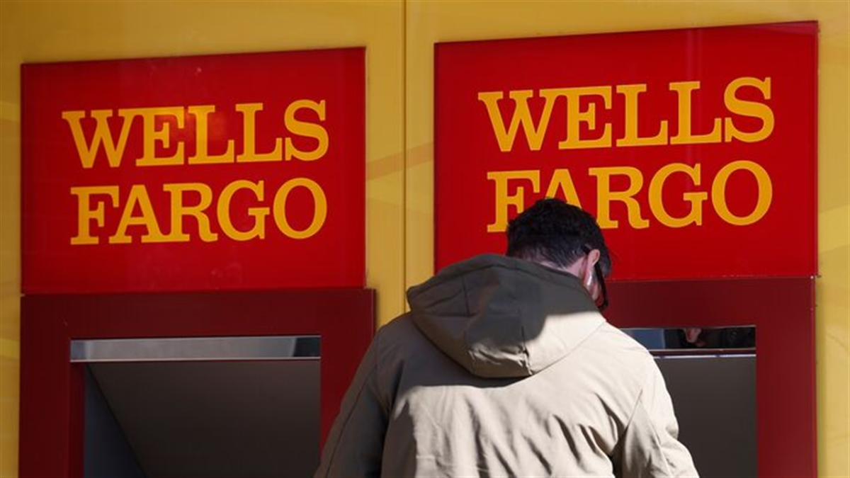 Wells Fargo CFO Warns of Credit Access Reduction