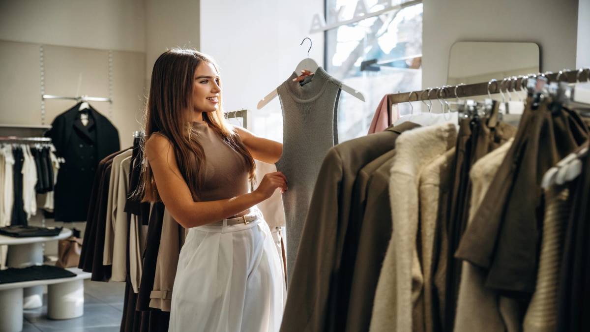 Luxury Retailers Face Bankruptcy Wave as Saks Files Chapter 11