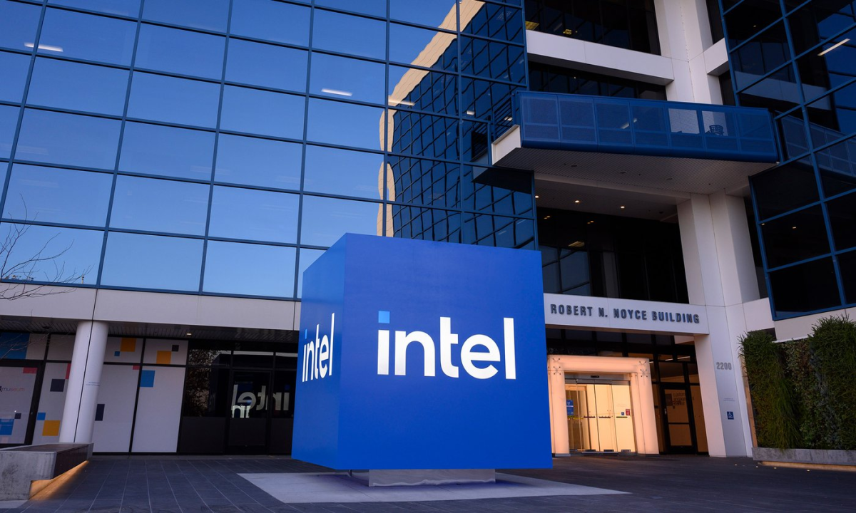 Analysts Shift Stance on Intel as Foundry Prospects Gain Attention