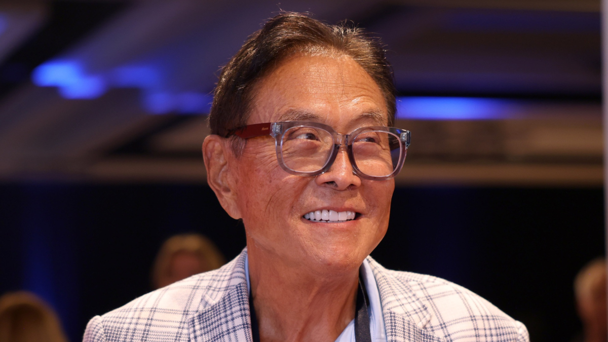 Robert Kiyosaki's Financial Principles Assessed Decades After Publication