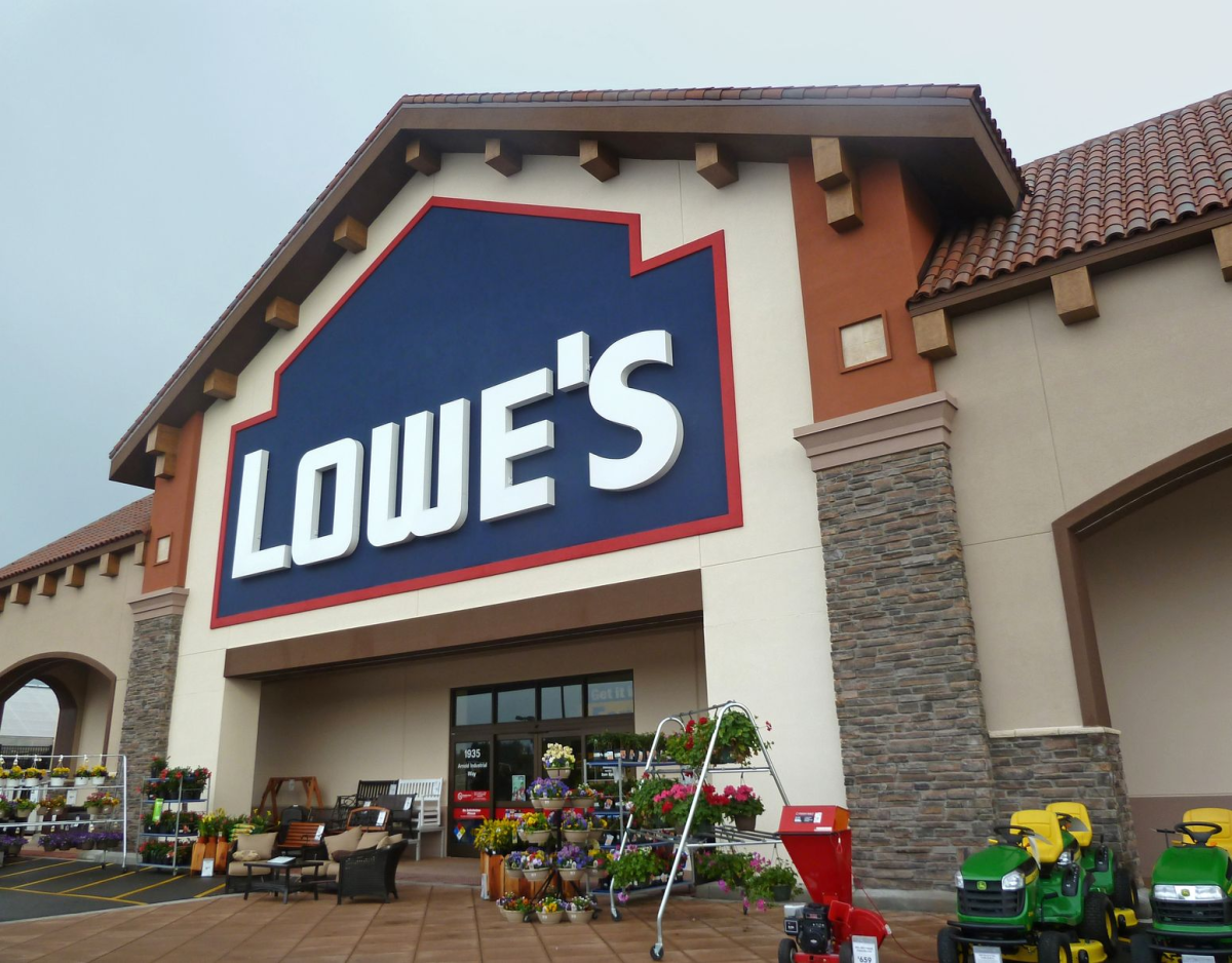 Lowe's Hits 52-Week High Amid Housing Stock Rebound