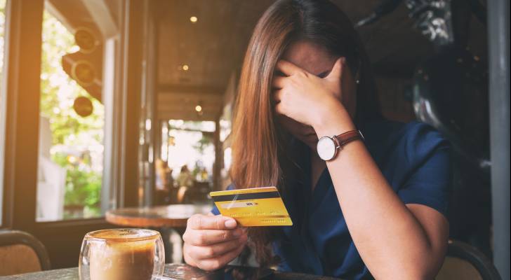 Middle-Class Americans Face Mounting Credit Card Debt Despite Slowing Inflation