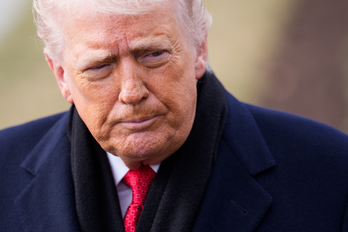 Dollar Slips After Trump Announces Tariffs on European Countries Over Greenland