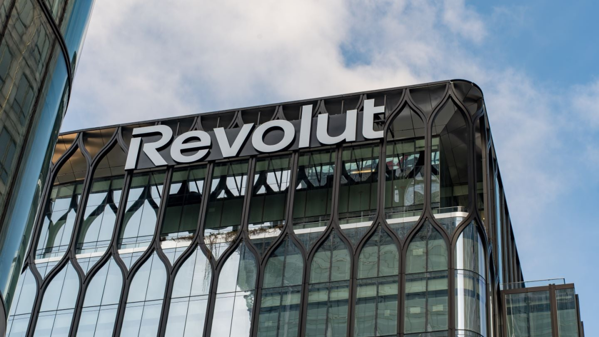 Revolut Seeks Full Banking License to Launch Operations in Peru