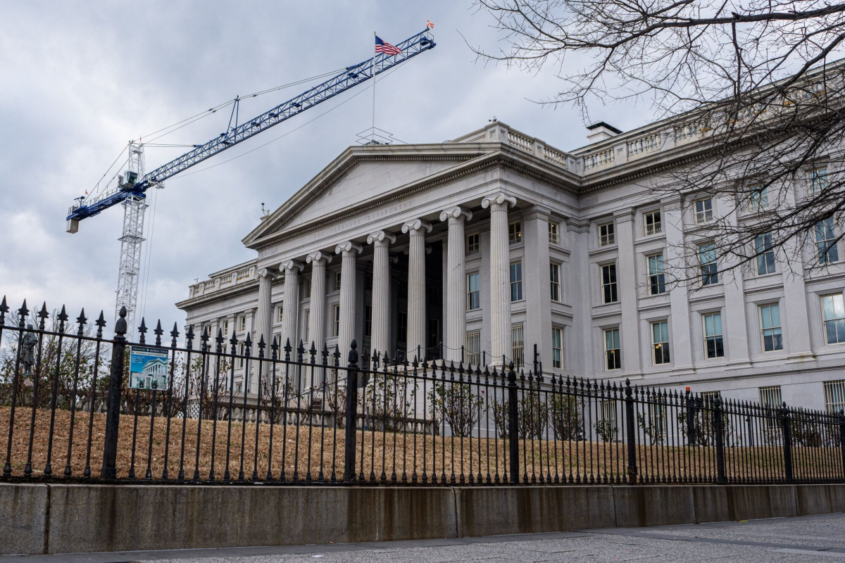 Treasury Yields Surge Amid Global Bond Selloff and Geopolitical Tensions