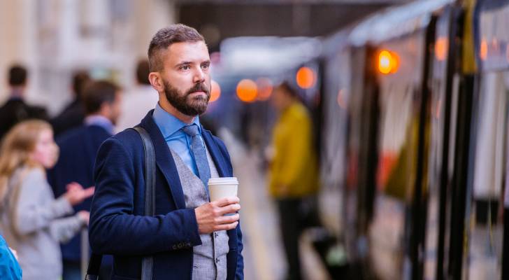 Financial Expert Ramit Sethi Highlights Major Money Decisions Over Daily Habits