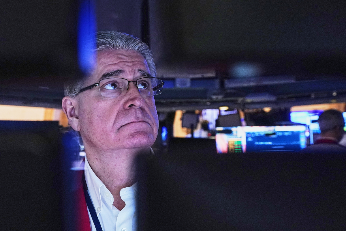 US Stock Futures Mixed as Tech Gains Offset Dow Slip Amid Trade and Earnings Focus